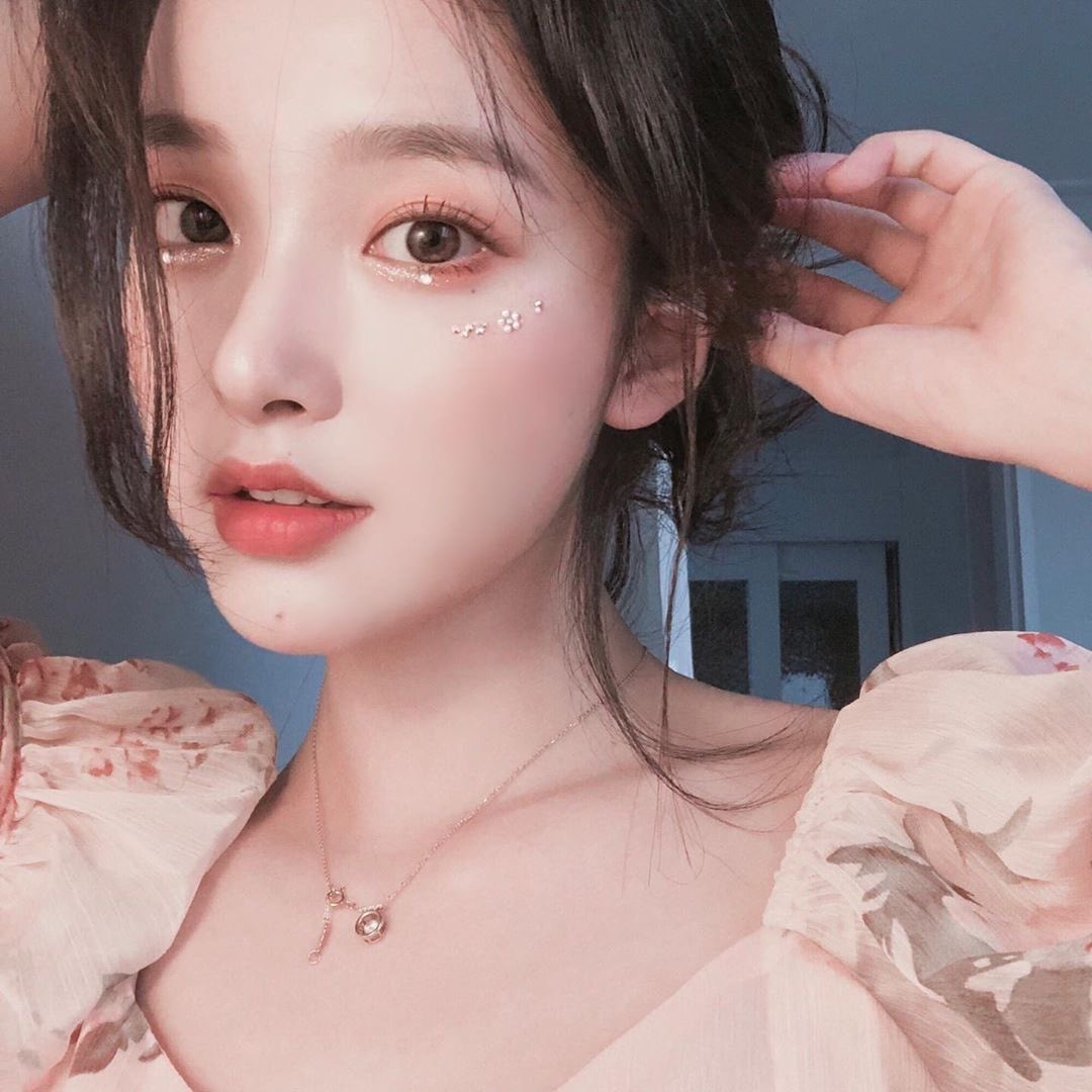 \イイ女を目指す25歳外資系OL👩🏻‍💻🪽/
美意識高めの休日の過ごし方🧖🏻‍♀️🤍
ෆ9時半
まず起きたら水を1杯飲むことから始まる
ෆ10時半
今日はピラティス入れてるから
着替えて出発👊🏻
ෆ12時
次の予定までカフェでお仕事ちょっとする
ෆ13時
お友達と合流してコスメ見に行く💄
ෆ18時