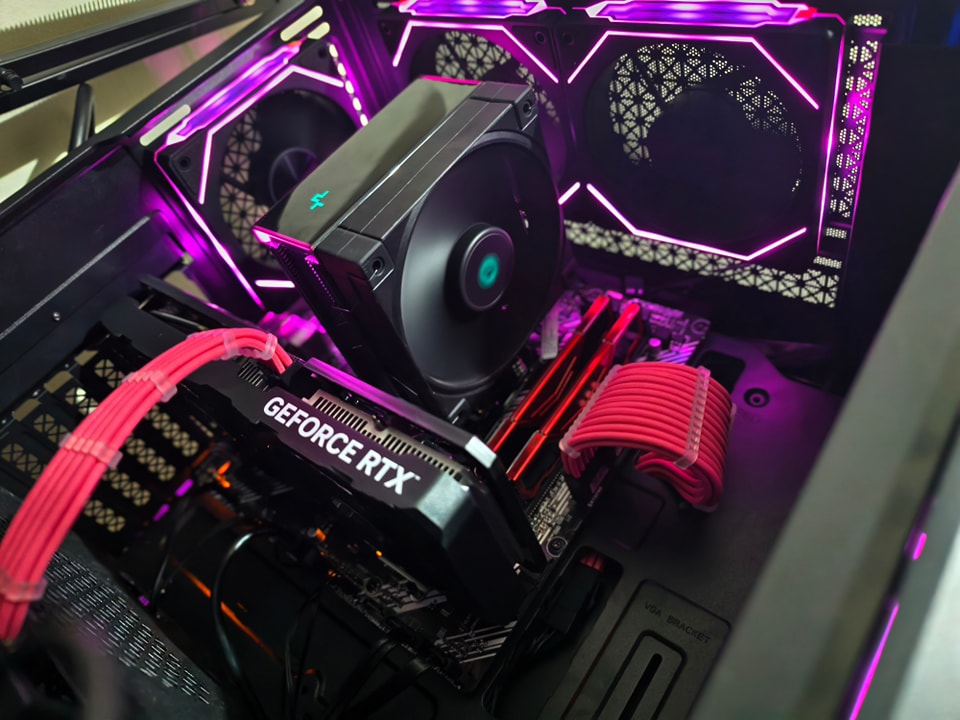 Palit_Japan's tweet photo. GeForce RTX 4060 Infinity 2は、コスパに優れたビデオカードの選択肢の1つです💪
📷 FB Price to Performance PC
https://t.co/52LppHwwG4
https://t.co/n158GZYwAq
#Palit #Nvidia #PalitGeForce #RTX4060 #Infinity2 #pcmod #GPU #pcgaming #graphiccard #custompc #pcbuild #pcsetup #pc https://t.co/ox9bKcHT9A