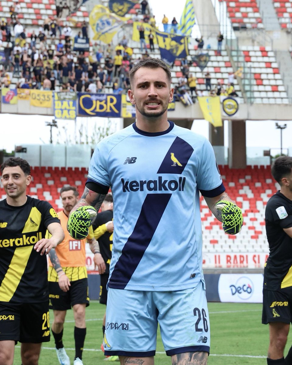 Modena_FC_1912's tweet photo. ๐ก๐ต๐คฉ #BarMod 1-2 | โ3๏ธโฃโ
A Bari vinciamo noiโผ๏ธ
#DaiGialli https://t.co/nYIL2nu9u1