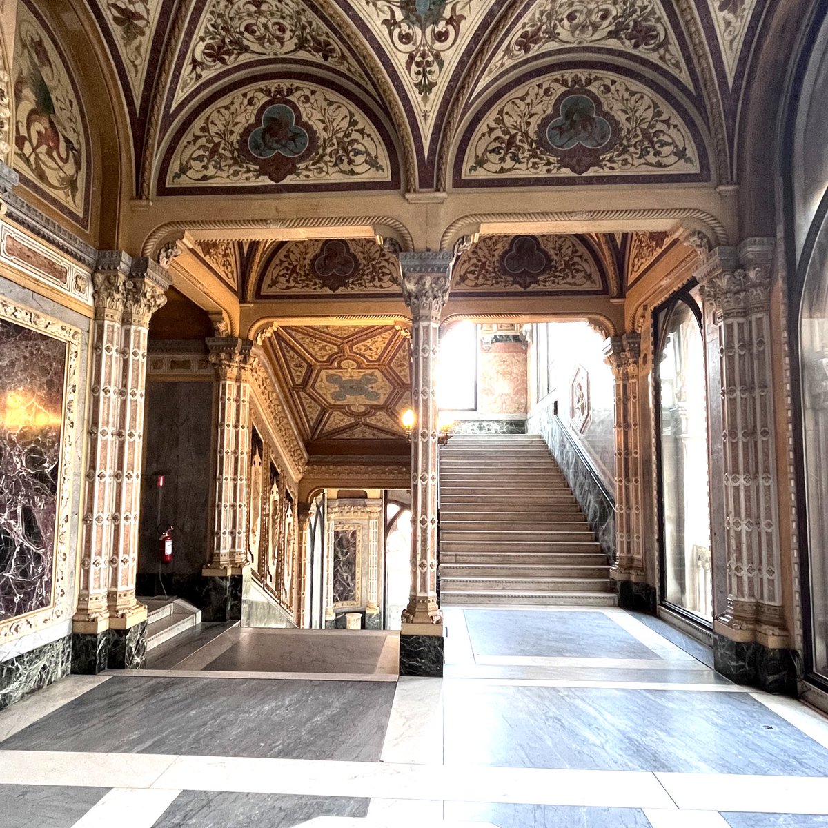 RedMaps's tweet photo. Explore the modern and contemporary art scene of #VeniceItaly Now at https://t.co/oIu8MxHIuB #modernartinvenice https://t.co/c1ydzwT0kc
