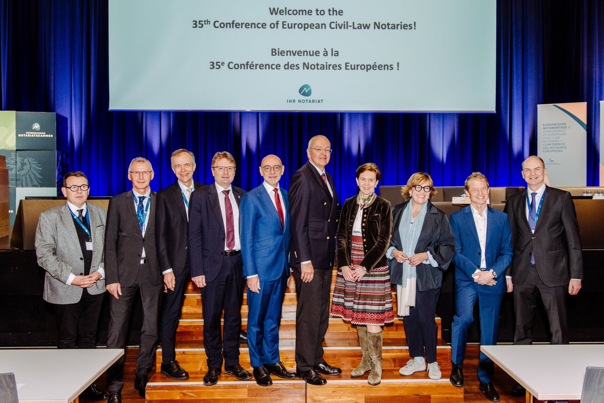 🇪🇺Today in Salzburg, notaries from across Europe gather for the 35th Conference of European Notaries, under the theme: "Competitive Europe – Dialogue between Economics and Law."​
CNUE Prdt Cosita Delvaux had the honour of opening the event.
👉More info: ihr-notariat.at/notarentage/