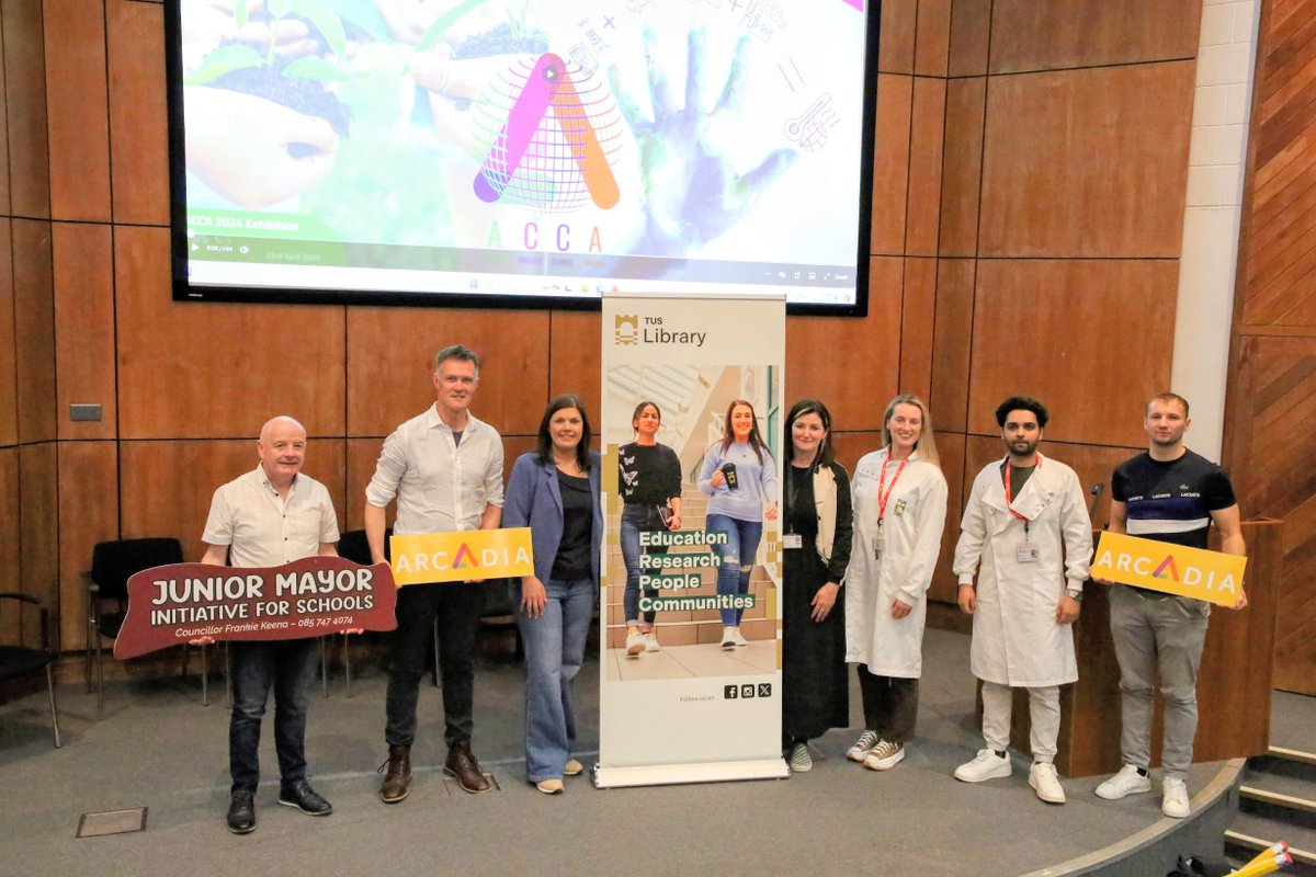 TUS - Research, Development & Innovation (@tus_rdi) on Twitter photo During the recent Arcadia Creative Climate Awards, in <a href="/TUS_ie/">Technological University of the Shannon</a> , PhD researchers Sheila Plunkett, Grace Lawler & Awab Mughal spoke with 12 primary & secondary schools from the region. They showcased the wide range of research undertaken throughout TUS & its impact on our society. During the recent Arcadia Creative Climate Awards, in <a href="/TUS_ie/">Technological University of the Shannon</a> , PhD researchers Sheila Plunkett, Grace Lawler & Awab Mughal spoke with 12 primary & secondary schools from the region. They showcased the wide range of research undertaken throughout TUS & its impact on our society.