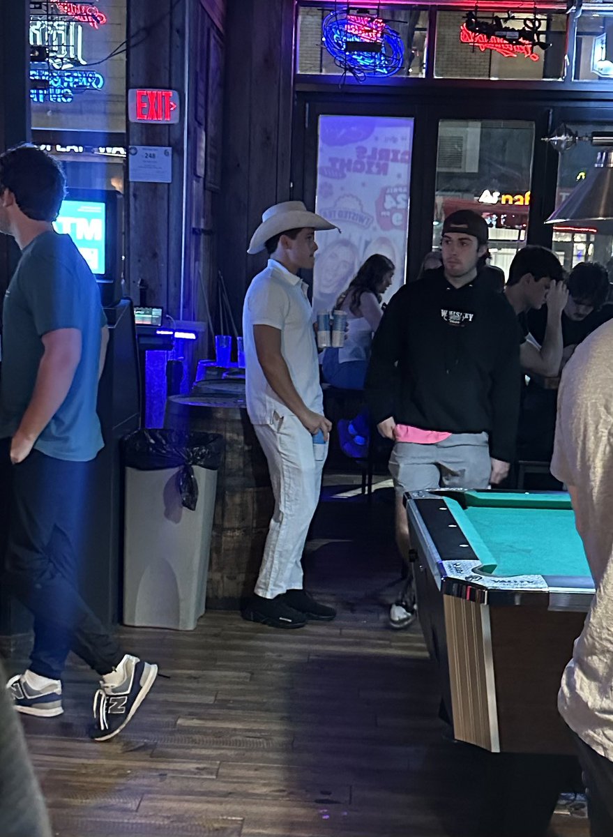 MaximusCroftt's tweet image. Gem I took last night. Cowboy hat with balenciaga sock shoes? What are we doing #shrink