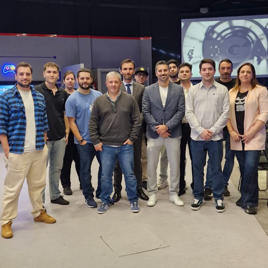 CADE (@cade_esports) on Twitter photo En el día de ayer, nos reunimos con autoridades de <a href="/AutodromoV/">Autodromo Virtual</a> y <a href="/emotorsporttc/">eMotorSport</a> (nuevos socios de CADE), en el Centro Gamer de @egaexperience en Avellaneda.
El objetivo fue explorar opciones de colaboración para potenciar y promover el ecosistema del #SIMRacing en nuestro país. En el día de ayer, nos reunimos con autoridades de <a href="/AutodromoV/">Autodromo Virtual</a> y <a href="/emotorsporttc/">eMotorSport</a> (nuevos socios de CADE), en el Centro Gamer de @egaexperience en Avellaneda.
El objetivo fue explorar opciones de colaboración para potenciar y promover el ecosistema del #SIMRacing en nuestro país.