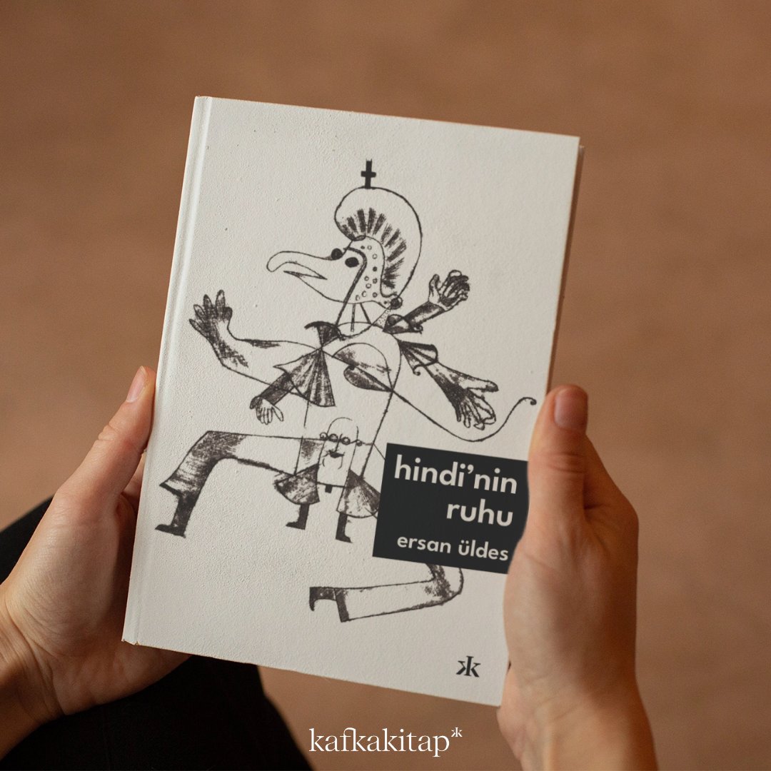 “İronik bir yaklaşımla satırarasına sızmış mizahla gelişen, eleştiriyi dozunda tutan bir anlatım.”
–Metin Celal
“Her cümlesinde bir hinlik olan, çok keskin bir kara mizah kitabı.” –Armağan Ekici
“Mesut Penyeci karakteri muhtemelen hiç unutulmayacak.” –Murat Uyurkulak