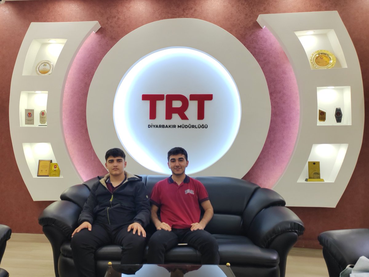 Ozan Neşet Ertaş Anadolu Lisesi (@ozannesetal) on Twitter photo Öğrencilerimiz ve danışman öğretmenimiz TRT GAP Diyarbakır Genç Yaşam programına konuk olup TÜBİTAK projelerini anlattılar. TRT GAP ekibine davetleri ve bu güzel program için teşekkür ederiz.
<a href="/Diyarbakirmem/">Diyarbakır İl Millî Eğitim Müdürlüğü</a>
<a href="/Murat4Kucukali/">Murat Küçükali</a>
<a href="/Kayahansubasi/">Kayahan Subaşı</a>
<a href="/ihsan39220190/">ihsan</a>
<a href="/diyarbakirradyo/">TRT GAP Diyarbakır</a> Öğrencilerimiz ve danışman öğretmenimiz TRT GAP Diyarbakır Genç Yaşam programına konuk olup TÜBİTAK projelerini anlattılar. TRT GAP ekibine davetleri ve bu güzel program için teşekkür ederiz.
<a href="/Diyarbakirmem/">Diyarbakır İl Millî Eğitim Müdürlüğü</a>
<a href="/Murat4Kucukali/">Murat Küçükali</a>
<a href="/Kayahansubasi/">Kayahan Subaşı</a>
<a href="/ihsan39220190/">ihsan</a>
<a href="/diyarbakirradyo/">TRT GAP Diyarbakır</a>