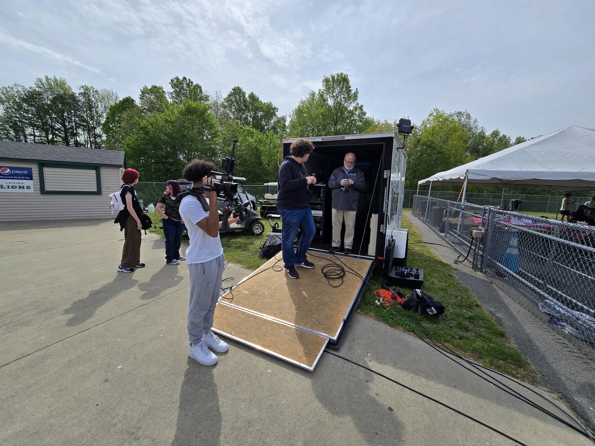 KB_CTE's tweet image. Our Media students are on site covering the Tournament of Champions — a heartwarming field day for students with special needs across the region. Seeing students, families, and staff unite to make this adaptive event happen is nothing short of inspiring. THIS is community!
