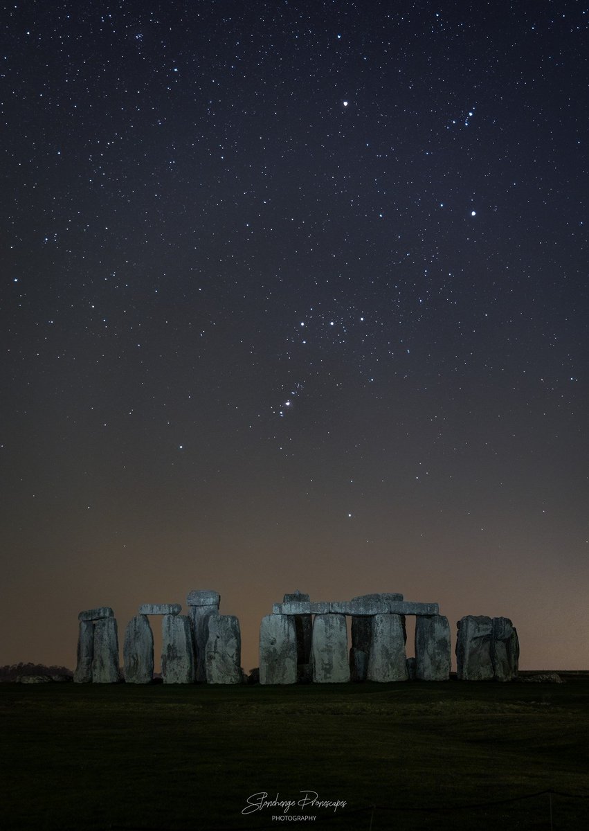forallcurious's tweet photo. The constellation of Orion setting over Stonehenge last night https://t.co/70P9ucAyni