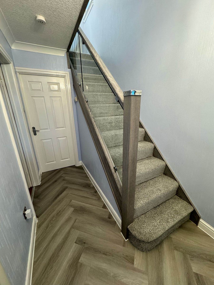 TStaircases's tweet photo. Check out this stunning grey limewash finish staircase we recently transformed! 🩶🩶

#transform #staircase #grey #limewash #oak #refurbishment #renovation #interiordesign #oakandglass #greystaircase https://t.co/4dPUuvj0kB