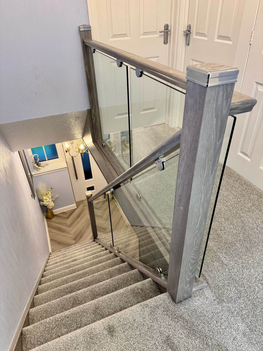 TStaircases's tweet photo. Check out this stunning grey limewash finish staircase we recently transformed! 🩶🩶

#transform #staircase #grey #limewash #oak #refurbishment #renovation #interiordesign #oakandglass #greystaircase https://t.co/4dPUuvj0kB