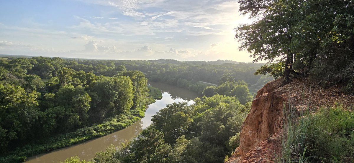 Life in Austin moves fast! Sometimes, a quick getaway is the perfect way to slow down and recharge. Just 30 miles southeast, Bastrop makes for an ideal escape—whether for a day of adventure or a relaxing weekend away!
📷visitbastrop.com/.../weekend...…
#EscapeTheCity #VisitBastropTX