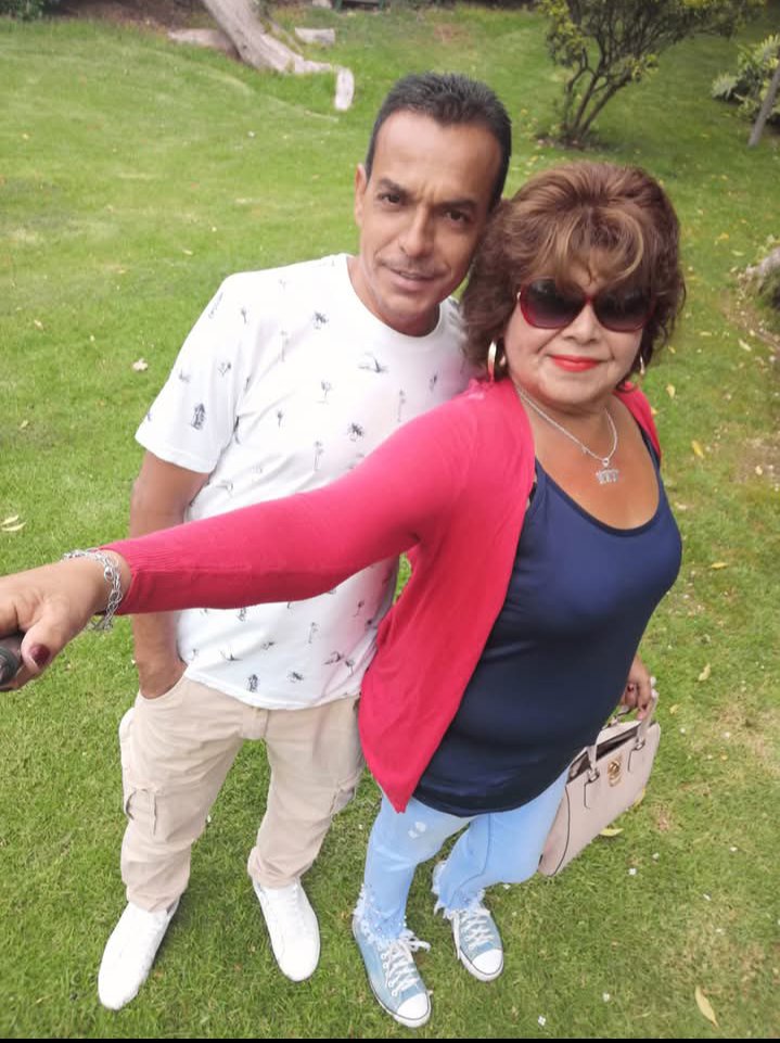 AlbertJulian13's tweet image. 🚨Este sería el ex novio tropical de la señora Ana María Pizarro mujer que fue encontrada descuartizada en la serena el tipo se encuentra prófugo y ya tiene alerta de interpol..si lo ve avisé a carabineros.