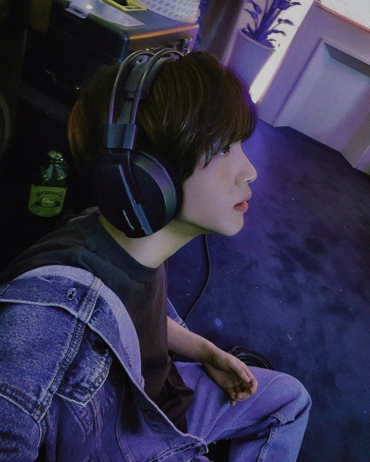 haechcom's tweet image. D-42 until Haechan's Birthday