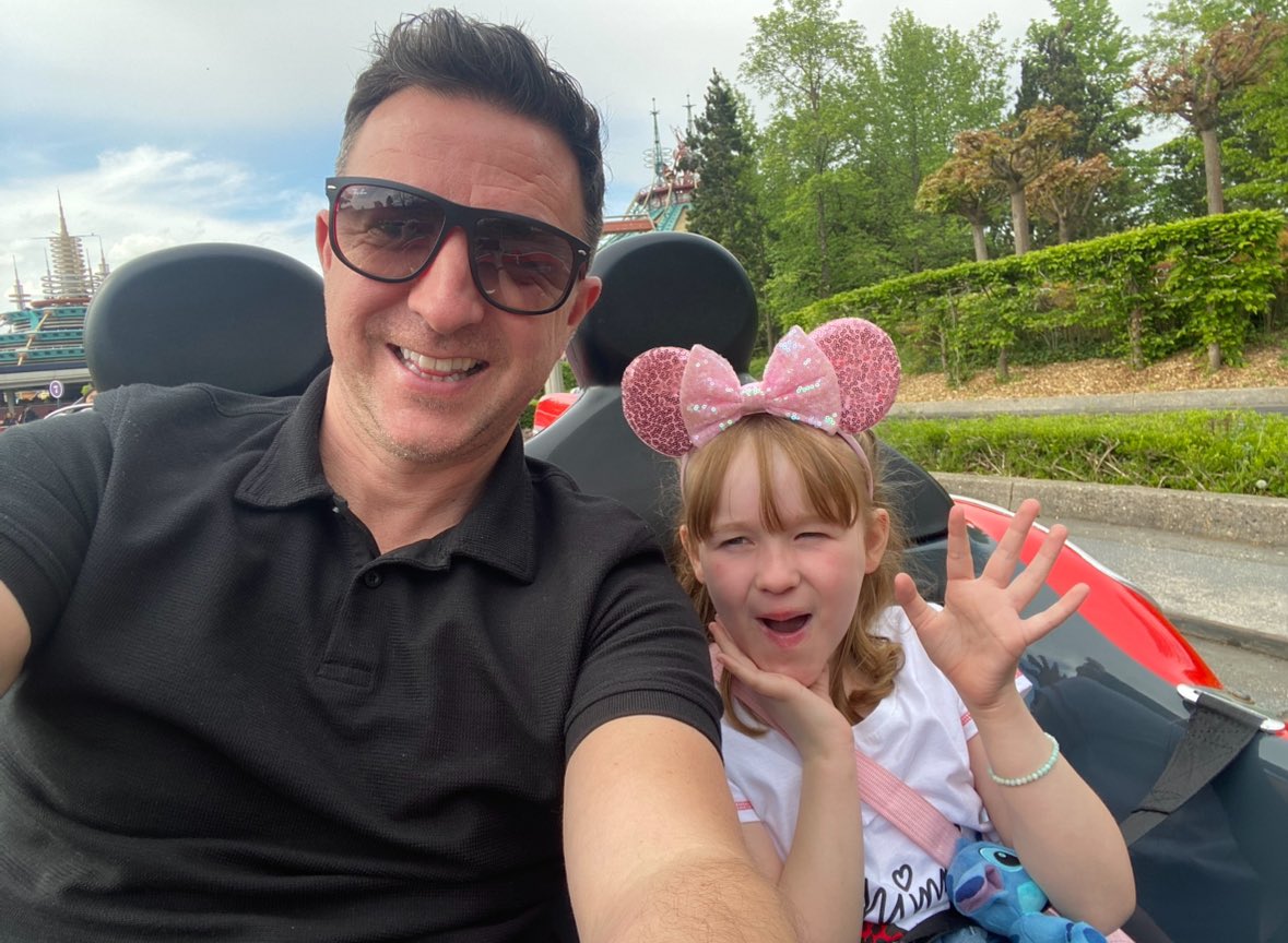 Maisie has been incredibly brave since being diagnosed with ALL Leaukemia at the age of 6. 

Maisie always talks about going to Euro Disney so we jumped at the chance to send her there for a short break and make her dreams come true. ❤️