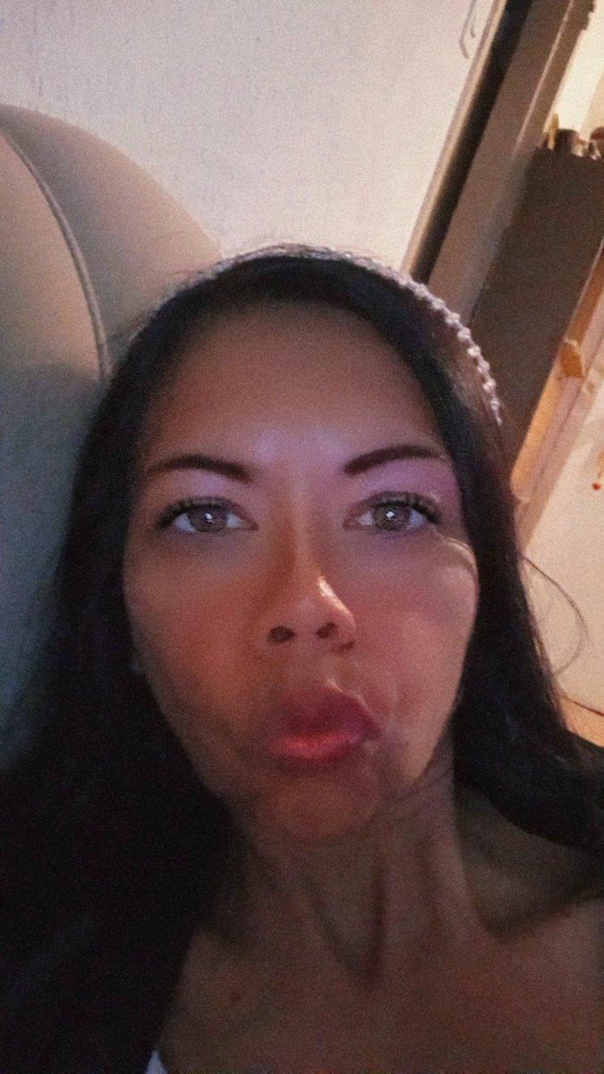 yolucecita's tweet photo. 🎵Deja correr mis labios lentamente por tu cuerpo, deja correr mis manos sutilmente sin recelo 🎶 Feliz Viernes mis Xseros. Q todo fluya en armonia y prosperidad. Vida y Salud✌🏼😎
#ViernesDeLabios💋
#ViernesCoqueto #EditandoAndo #cafe #FridayVibes #viernesdelabios #Osculos
👄🫦 https://t.co/dvupfvDrkW
