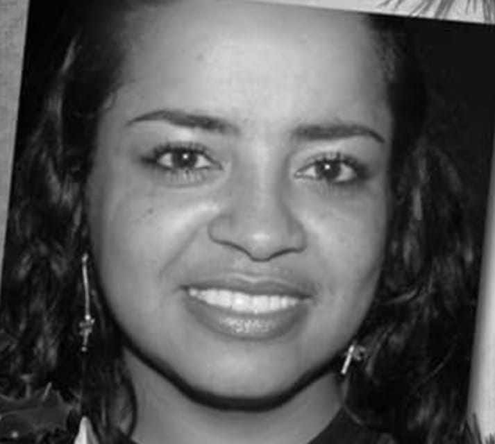 Hace 18 años las balas asesinas acabaron con tu vida. Hoy sigues siendo inspiración y luz para nuestros trabajos por la vida y la paz. Judith Vergara, sos Semilla y Fruto. 

Nuestro plantón del miércoles pasado fue en tu #memoria, donde siempre estás 🩶