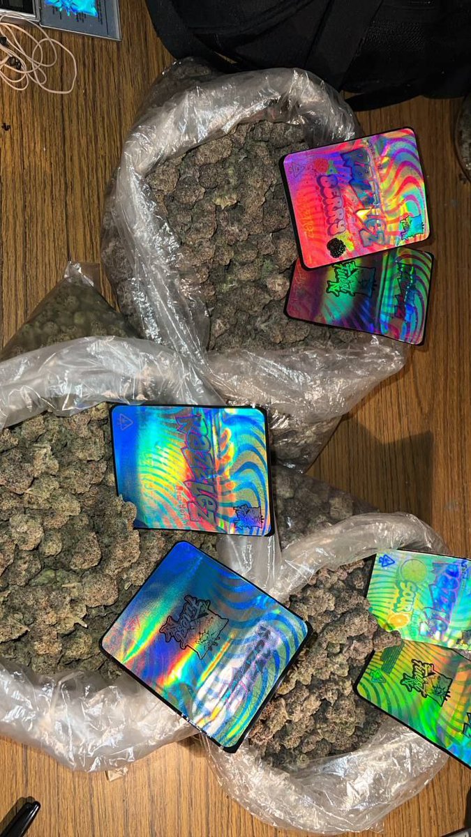 LiftedLeaf tweet media