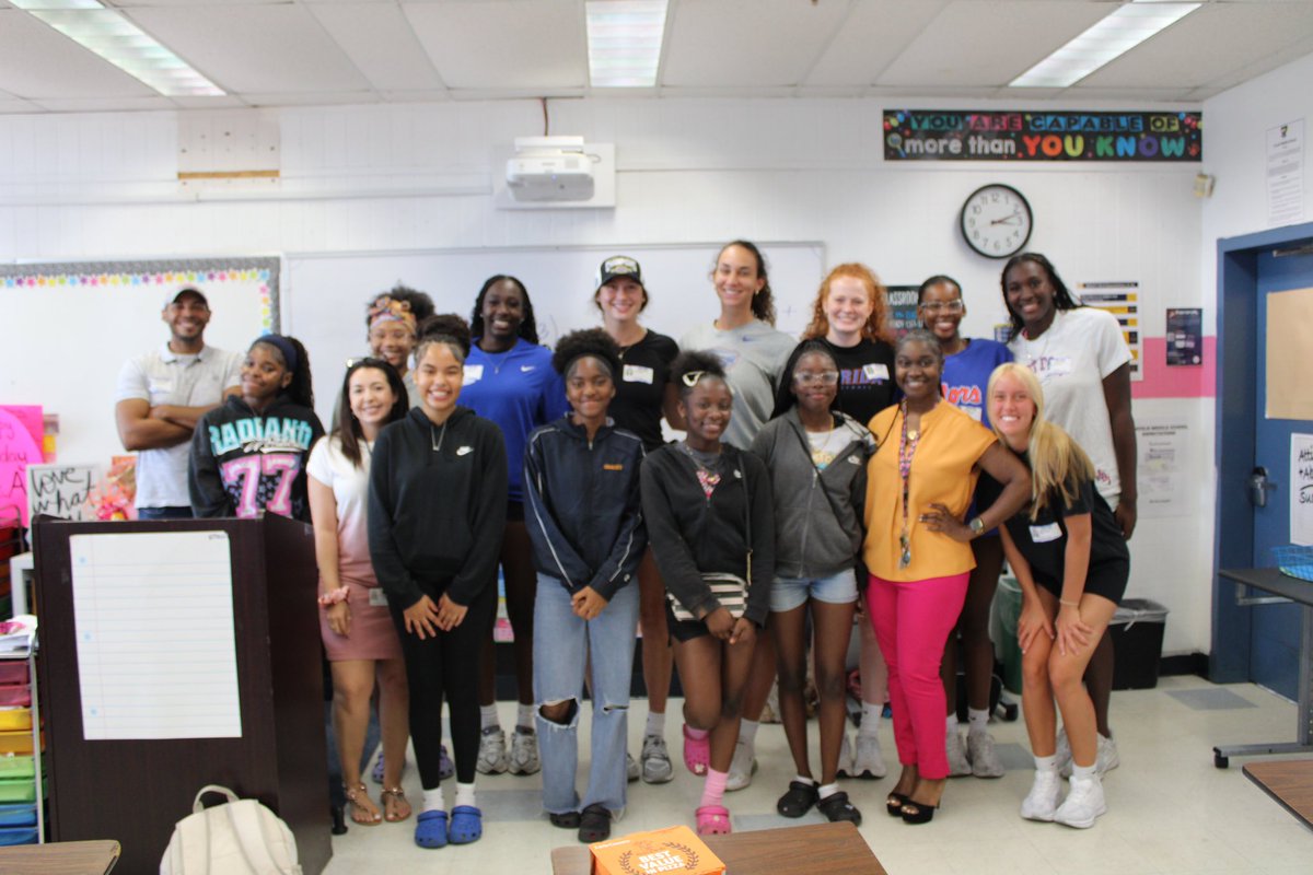 My teammates and I challenged Lincoln MS students to walk with confidence-because they are made for more.  Confidence begins with mindset and body language. 
Learn more: madeformoreinspire.org <a href="/Fl_Victorious/">Florida Victorious</a> #FVFoundation