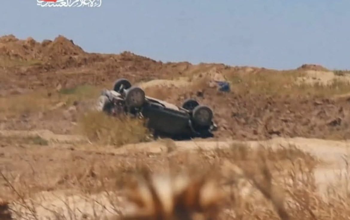 Ningún medio está reportando las emboscadas bien planificadas que está llevando a cabo Hamas en la llamada "buffer zone" sionista dentro de Gaza

Pero sabed que grandes batallas contra los cobardes sionistas se están librando ahora

Mucha fuerza a los luchadores palestinos

🇵🇸✌️