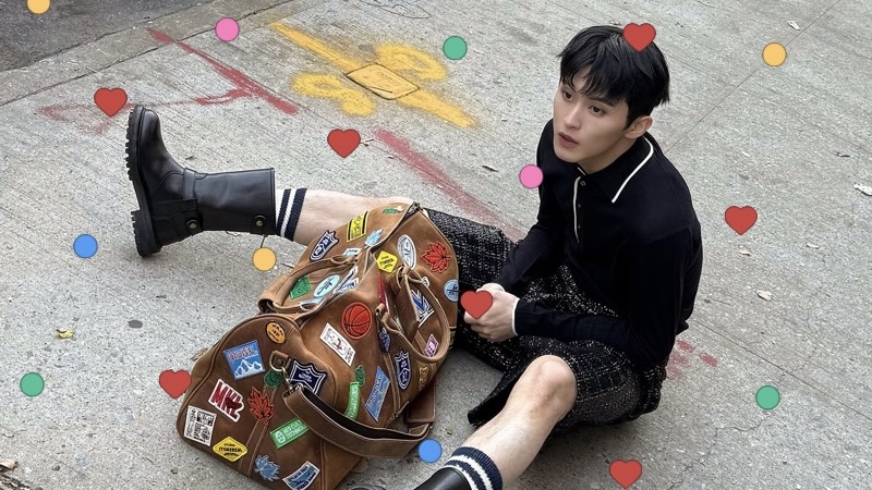 ⠀⠀⠀⠀⠀⠀⠀⠀⠀⠀⠀⠀⠀⠀⠀⠀⣴⣶⡀
⠀⠀⢠⣤⡀⠀⠀⠀⠀⠀⠀⠀⠀⣠⣤⣾⠏⠘⠿⣦⣤
⠀⠀⣾⠉⠻⢶⠶⠛⢻⡇⠀⠀⠀⠘⢻⡦⠀⠀⢰⡾⠃
⢀⣤⠿⠀⠀⠀⠀⢠⡟⠁⠀⠀⠀⠀⠸⠷⠿⠿⣾⣷
⢿⣥⣀⠀⠀⠀⠀⠀⢻⡆
⠀⠈⠉⣿⣀⣾⠟⠛⠋⠁     ☆  ☆  ☆
⠀⠀⠀⠘⠛⠁