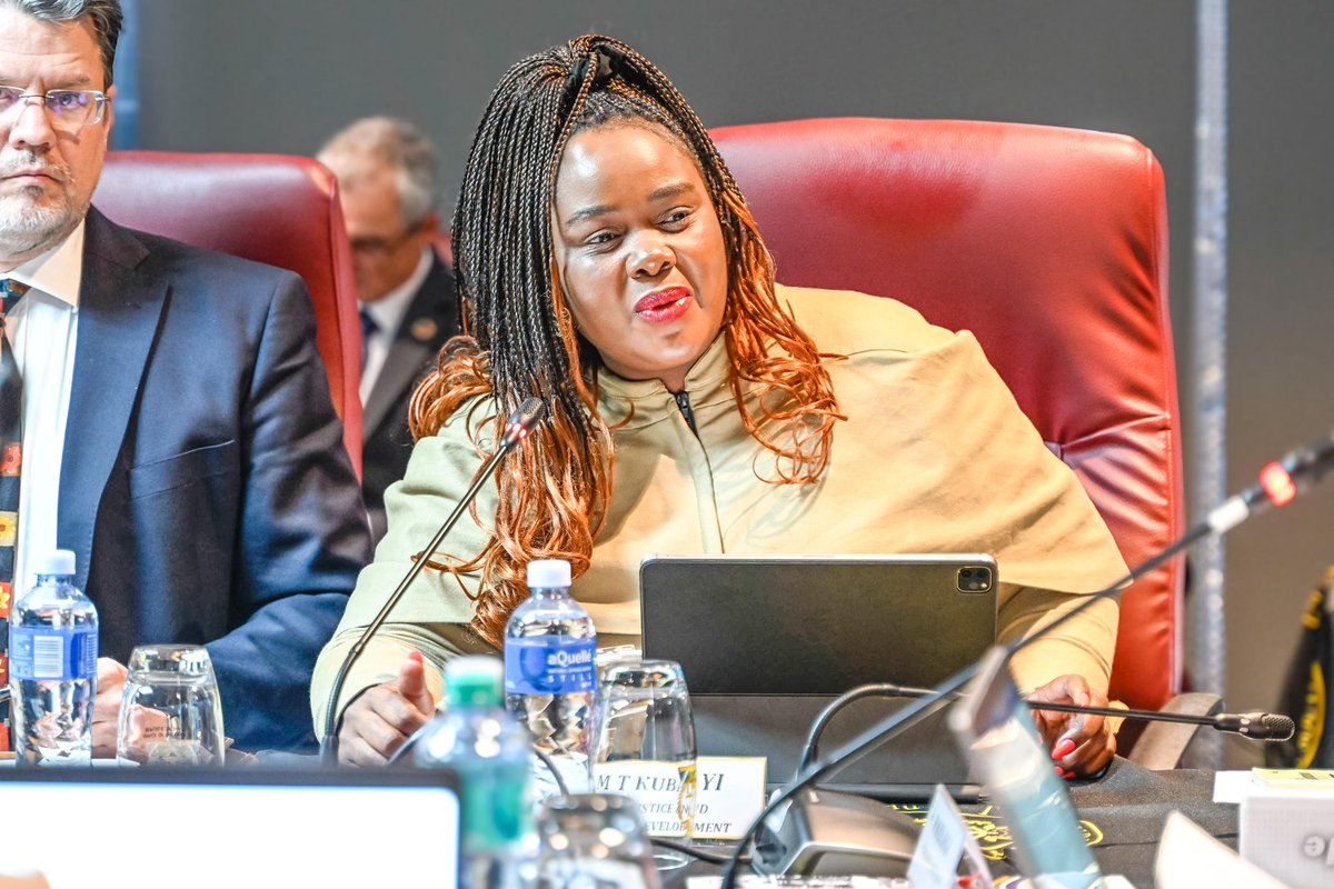 OCJ_RSA's tweet photo. The Heads of Court met with various government leaders to discuss infrastructure and security matters related to the Courts. https://t.co/utnWoDkWq4