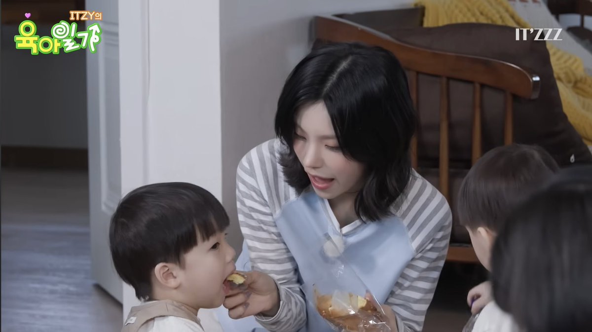 m_x6nj's tweet image. ITZY가 엄마의 세계 부러웠다🥹
ITZY도 쌍둥이도 귀여워서 시종일관 입꼬리가 올라가 있었어^_^

#ITZZZ #ITㅋㅋㅋ #ITZY의육아일기