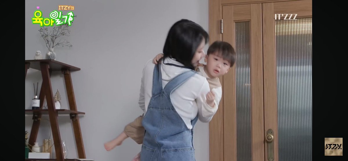 DanielLarreteg1's tweet image. Es tan lindo ver a Chaeryeong con uno de los gemelos, se encariñó mucho 🥹
#ITZZZ #ITㅋㅋㅋ #ITZY의육아일기
#ITZY #MIDZY @ITZYofficial