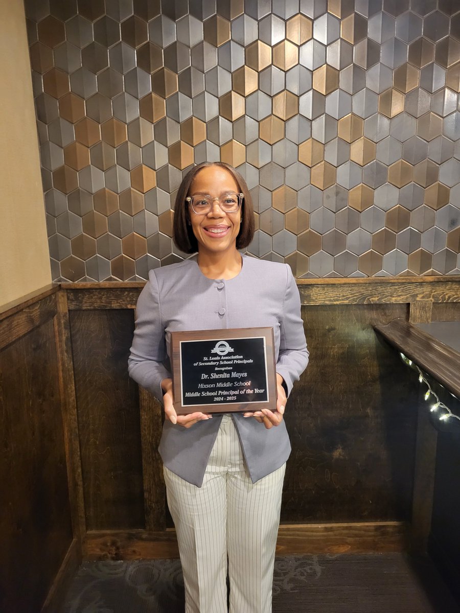 STLPrincipals's tweet image. Congratulations to Dr. Shenita Mayes for being recognized as the 2025 SASSP Middle School Principal of the Year at our banquet last night.