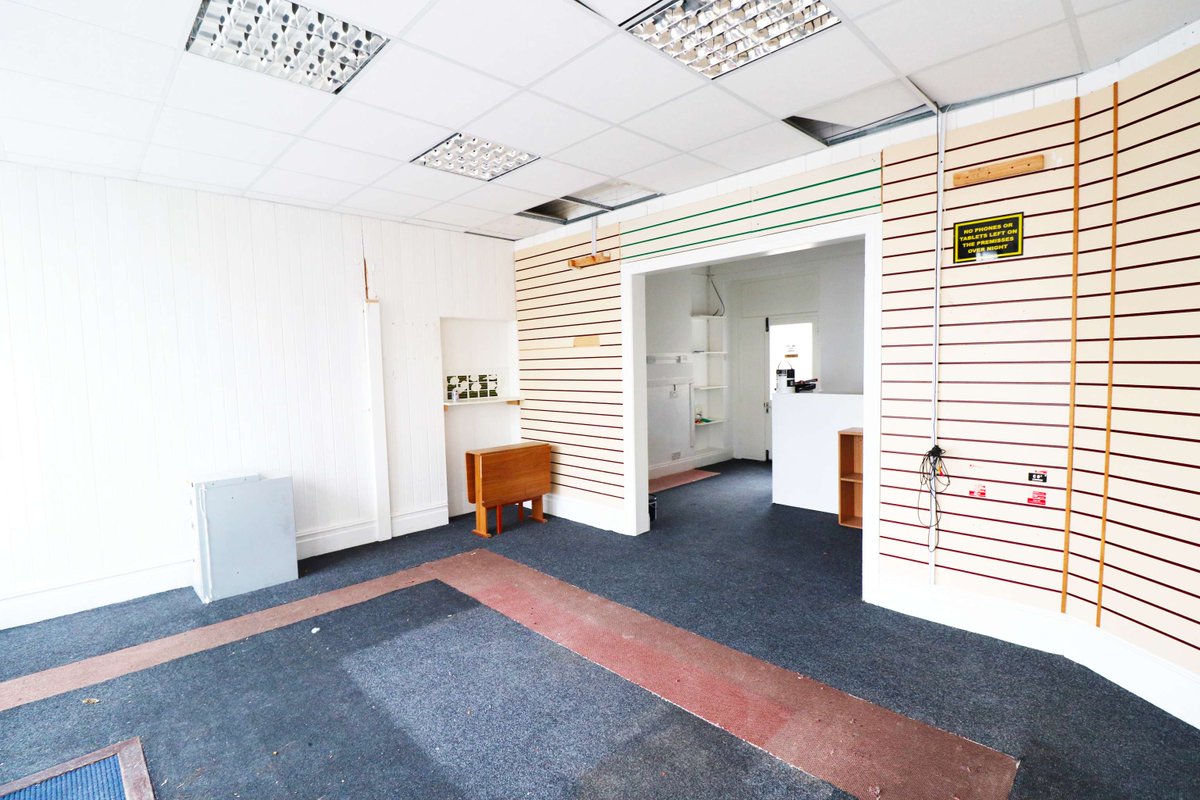 Lock-up shop in the popular resort of Minehead offering circa 400 sq ft of retail plus 215 sq ft of storage and staff cloakroom. 

EPC D | CTax N/A | Freehold

📍Minehead 💷 Guide Price £59,950

📞 01271 347888 

🌐 ow.ly/48LF50TVbPQ

#WebbersEstateAgents #ProudGuildMember