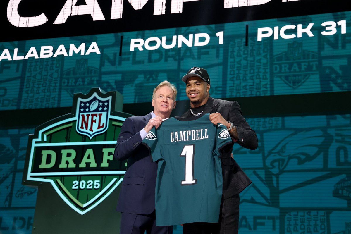IMGAFootball's tweet photo. Welcome to Philly, @RealJihaadC‼️💚 

Jihaad is ready to fly with the @Eagles! 🦅

#NFLDraft | #Brotherhood | #FlyEaglesFly https://t.co/hGYsGARbQK