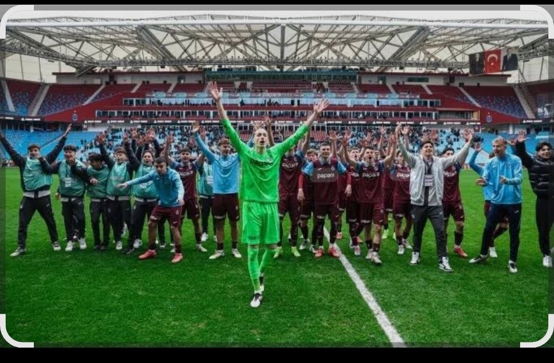 UEFA Youth League’de Salzburg’u eleyerek tarihimizde ilk kez finale çıkan Trabzonspor U19 takımını canı gönülden kutluyoruz