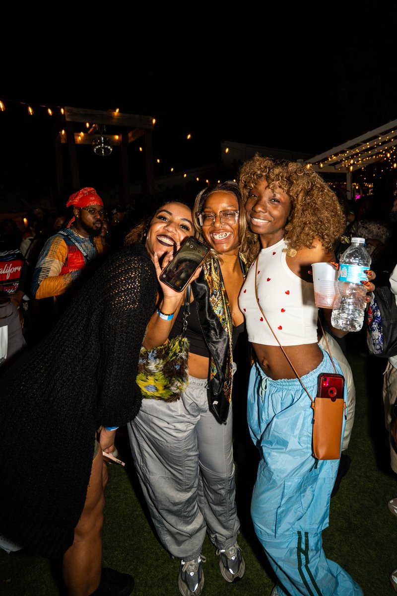 flavar_co's tweet photo. Make that last Sunday of the month count with a good ol’ #CALLCOLLECT ☎️🍊

RSVP NOW: https://t.co/AuiRUkzwni https://t.co/UHYNiEby2W