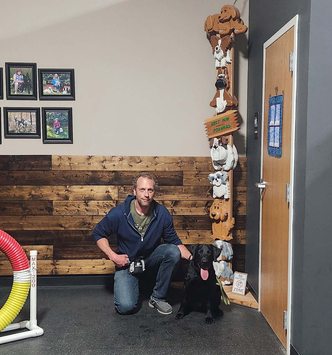 bestpawforwardw's tweet image. Congrats #BasicManners grads! They not only learned how to help their adolescent pups develop their basic manners skills and impulse control, they also learned how to better communicate with them building trust &amp;amp; confidence in each other.#GradPhotos #Dogs #RewardBasedDogTraining