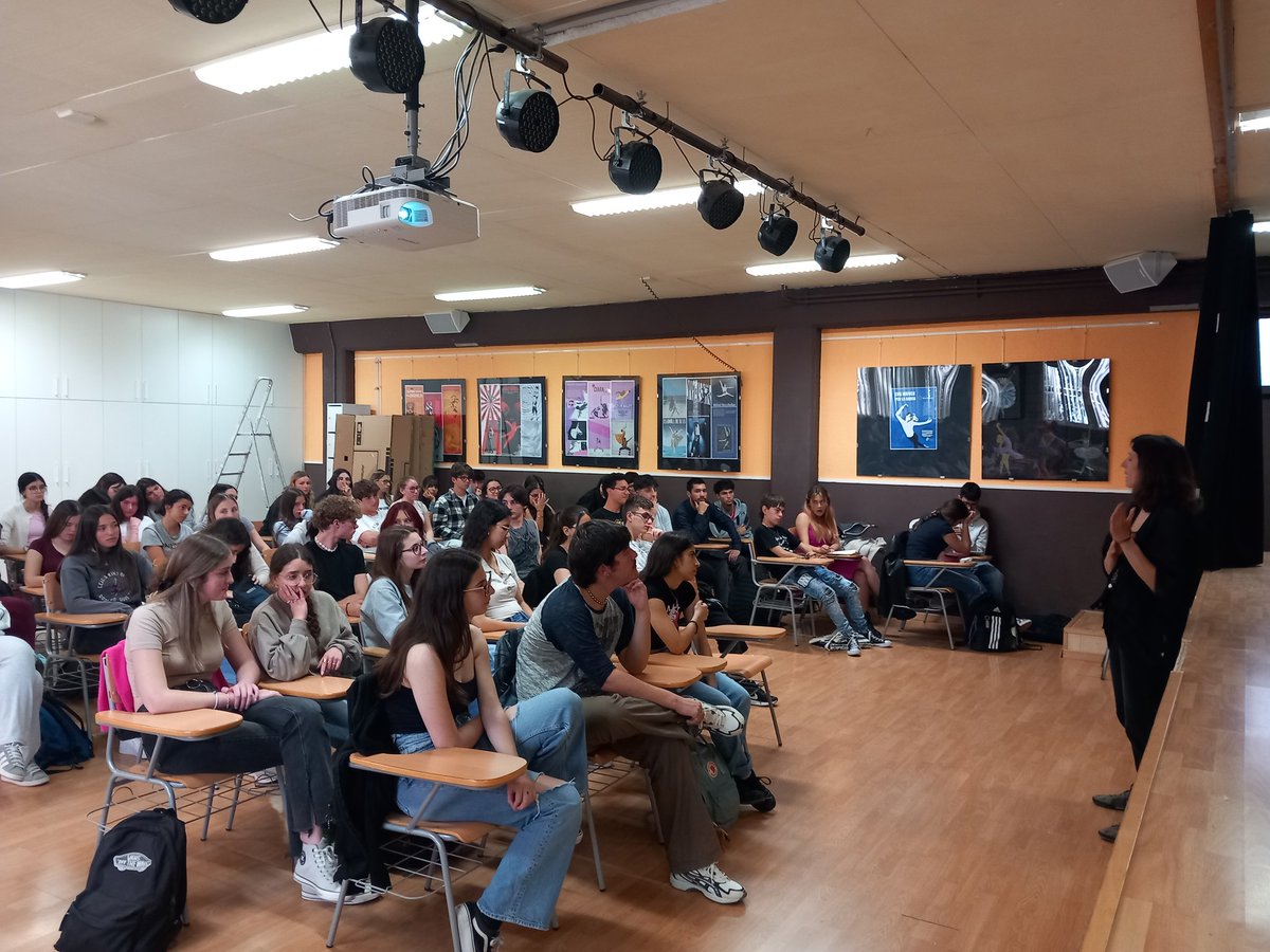 EscènicBaixPenedès (@epenedes) on Twitter photo Avui, l'escriptora Maica Rafecas, de Llorenç del Pemedès, ha presentat la seva novel.la "El setembre i la nit" a l'<a href="/Ins_BaixPenedes/">Institut Baix Penedès</a>. Hi ha assistit l'alumnat de 1r de Bat, de Llengua Catalana i Literatura, i de 2n de Bat, de Literatura Catalana. Avui, l'escriptora Maica Rafecas, de Llorenç del Pemedès, ha presentat la seva novel.la "El setembre i la nit" a l'<a href="/Ins_BaixPenedes/">Institut Baix Penedès</a>. Hi ha assistit l'alumnat de 1r de Bat, de Llengua Catalana i Literatura, i de 2n de Bat, de Literatura Catalana.