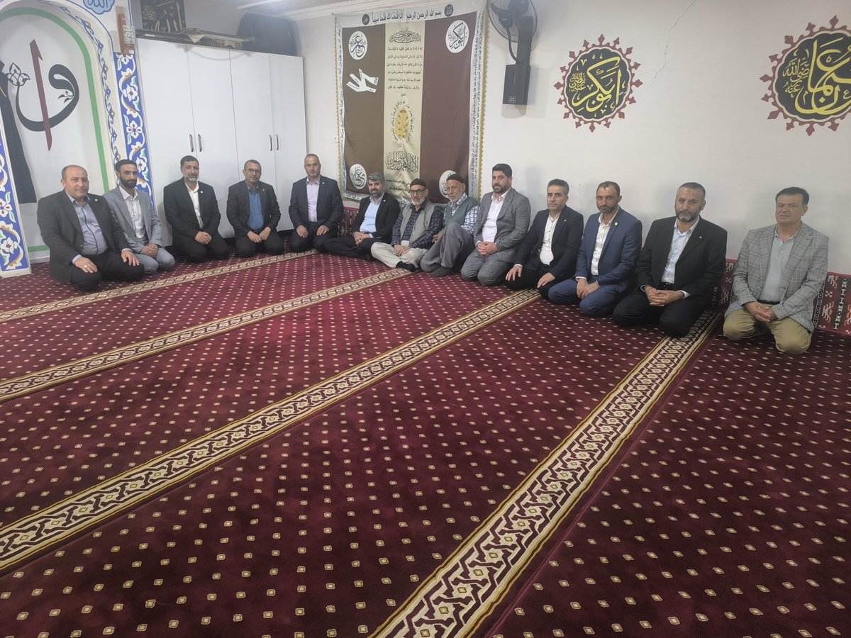 📍Osmaniye
Bölgenin sevilen kanaat önderlerinden Şeyh Muhammed Yıldızhan'ı ziyaret ettik. 
Ümmetin ortak acısı olan Gazze'deki son durum hakkında hasbihal ettik. 
İlgi ve alakasından dolayı kıymetli hocama teşekkür ederim.