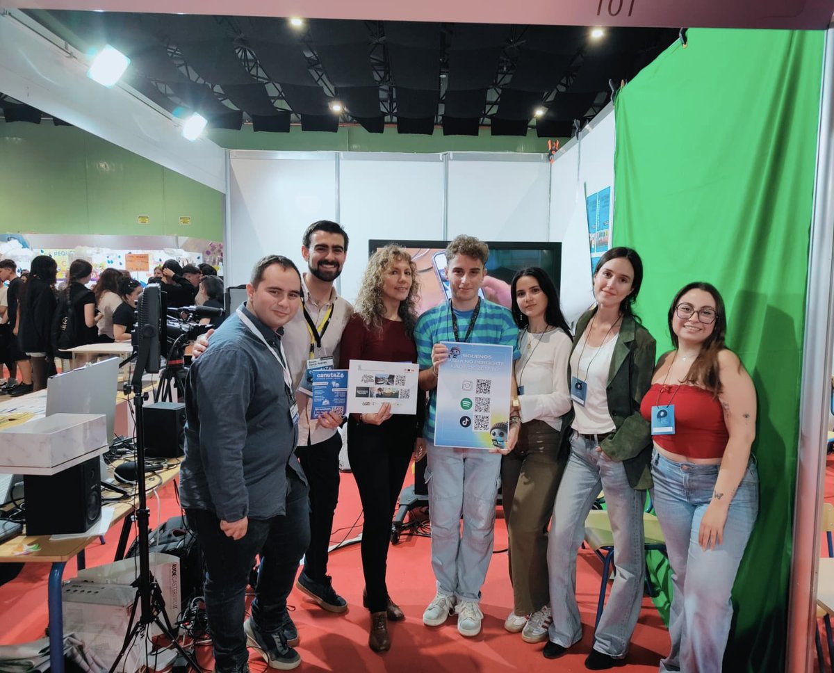Álvaro García-Arévalo (@alvaro_garevalo) on Twitter photo 🗣️ Gran experiencia por la <a href="/FeriaCiencia/">Feria de la Ciencia</a> en el estand de <a href="/FCom_US/">Facultad de Comunicación, Universidad de Sevilla</a> presentando el proyecto digital #CANUTAZO
Y un lujo compartir cartel con <a href="/LabProCom/">LabProCom</a> y <a href="/Mentee_Z/">Mente-Z</a>
Toda la actualidad política 👉🏻 instagram.com/canutazo_?igsh…
¡Seguimos sumando! 🗣️ Gran experiencia por la <a href="/FeriaCiencia/">Feria de la Ciencia</a> en el estand de <a href="/FCom_US/">Facultad de Comunicación, Universidad de Sevilla</a> presentando el proyecto digital #CANUTAZO
Y un lujo compartir cartel con <a href="/LabProCom/">LabProCom</a> y <a href="/Mentee_Z/">Mente-Z</a>
Toda la actualidad política 👉🏻 instagram.com/canutazo_?igsh…
¡Seguimos sumando!