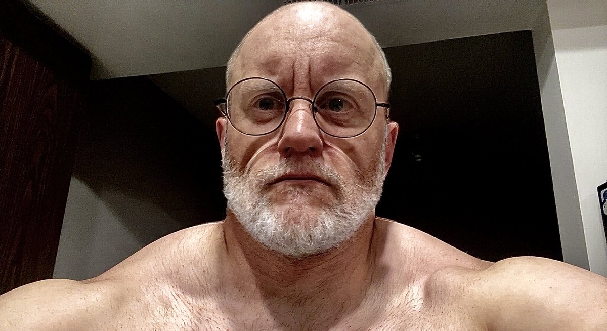 _itmitch's tweet image. Found the fountain of youth and said “no thanks”