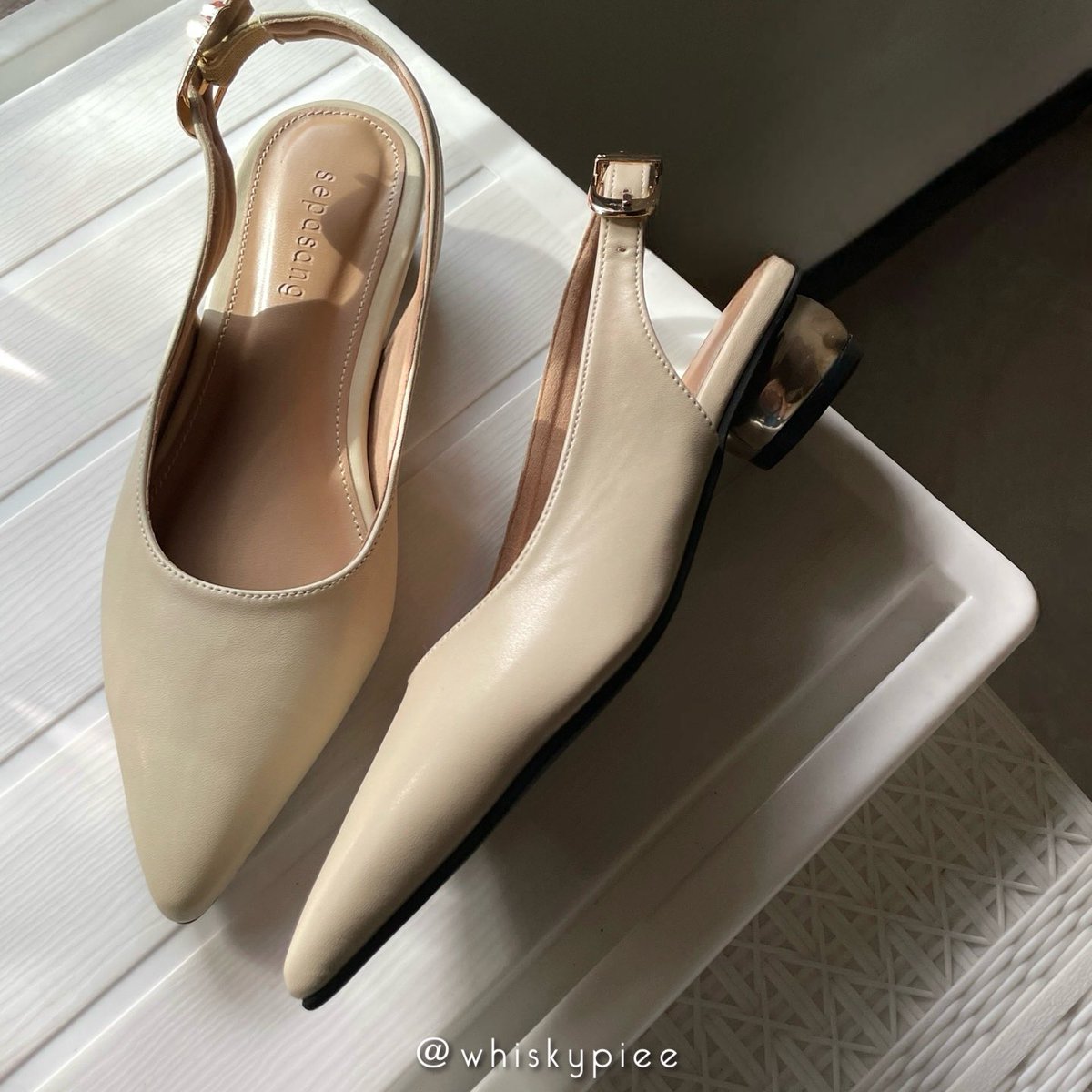 whiskypiee's tweet photo. mau review sandalku yang cocok dipakai daily, kerja atau hang out.. timeless cantik dan nyaman dipakai>◡<👌🏻 https://t.co/2MmqTQmigH