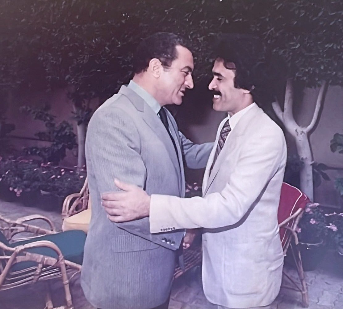 Ahmadaljaralah's tweet photo. تشرفت بلقاء رؤساء مصر الكرام: #جمال_عبدالناصر و #أنور_السادات و #حسني_مبارك و #عبدالفتاح_السيسي.
حوارات أثرية أكدت عمق العلاقات الأخوية والتاريخية بين الكويت ومصر وشعبيهما.
نتطلع معاً إلى مزيد من التعاون والازدهار !!! 
#الكويت #مصر #العرب_تايم #جريدة_السياسة #احمد_الجاراللة https://t.co/Wghaa9qxch