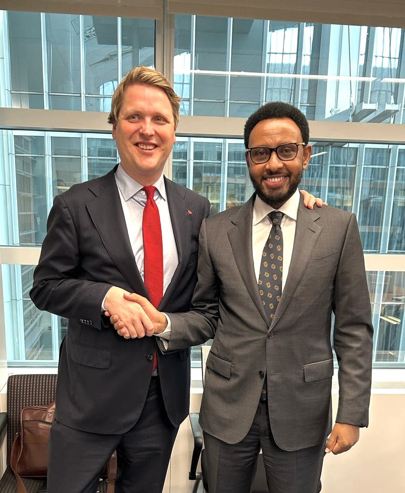 Bihi Egeh (@bihiegeh) on Twitter photo It was a pleasure to exchange views with Norway’s Minister of International Development, <a href="/AsmundAukrust/">Åsmund Aukrust</a>, on #Somalia’s economic progress, growth strategy, and efforts to build resilience during the #SpringMeetings2025. We appreciate Norway’s continued support for our national It was a pleasure to exchange views with Norway’s Minister of International Development, <a href="/AsmundAukrust/">Åsmund Aukrust</a>, on #Somalia’s economic progress, growth strategy, and efforts to build resilience during the #SpringMeetings2025. We appreciate Norway’s continued support for our national