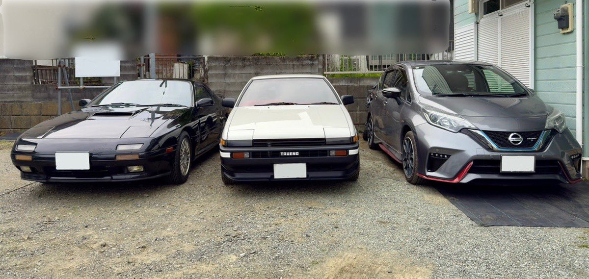 3cylinder660's tweet photo. 1990年式 MAZDA SAVANNA  RX-7 (FC3S)納車されました。過給が始まりレブリミットまでスムーズに回るロータリーターボは強烈ですね。
これでモーター・ロータリー・レシプロと3種の原動機持ちになりました。 リトラクタブルベッドライト最高です✨ https://t.co/ZHeAXyBYuF