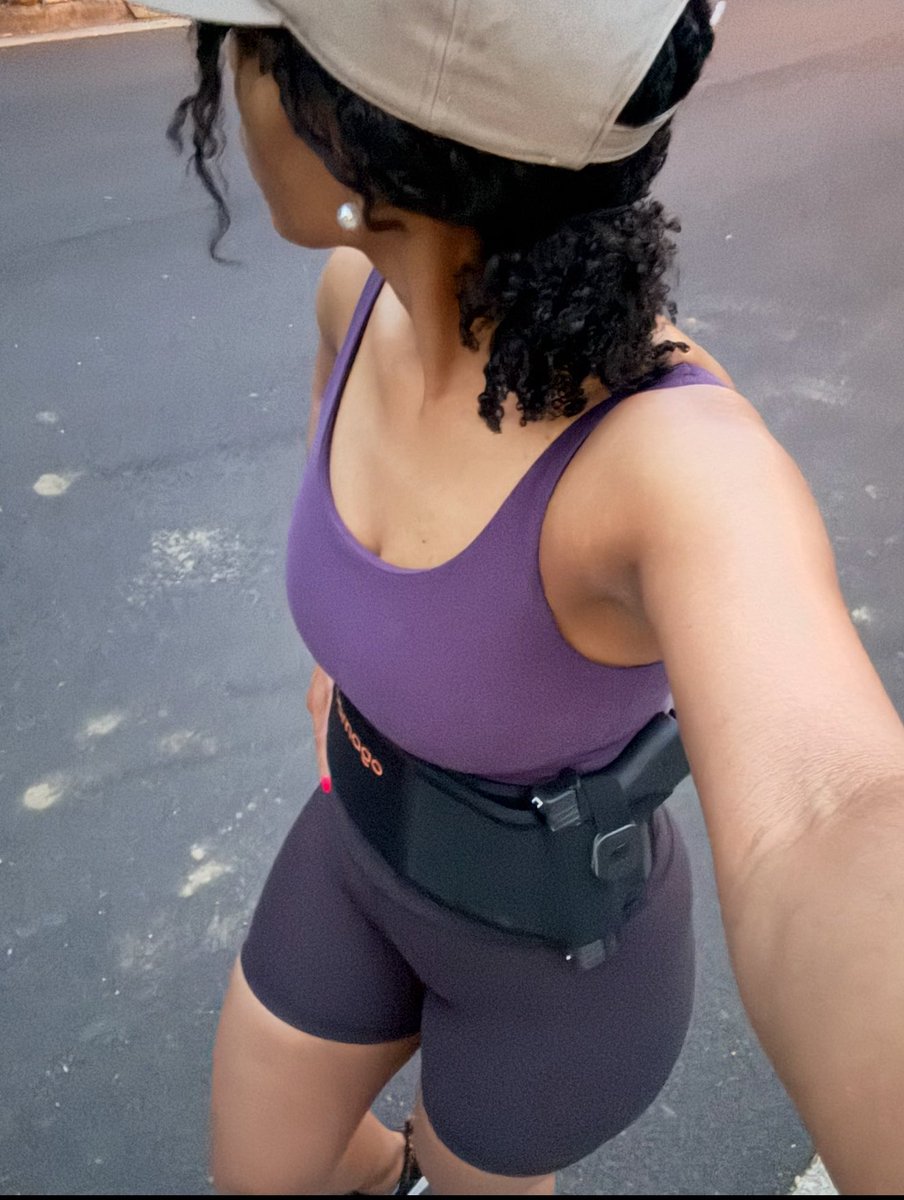RightGoDeacs's tweet image. Morning, folks! Outside for my warm up before hitting gym.
Bear with me while I rant about 2A based on an interaction with another MAGA account that got me blocked😆🤷♀️👇…
If you disrespectfully comment on my 2A post while assuming I must live in a “sh*t hole” neighborhood,…