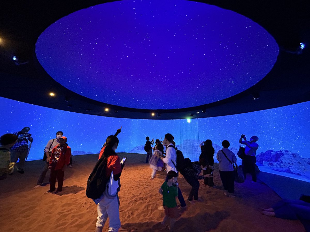 大阪・関西万博・ヨルダン館💠素足で砂漠の砂の上を歩ける体験型展示が