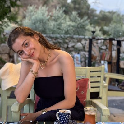 TugbaAcdal's tweet photo. #YeniProfilResmi https://t.co/3SalSPTSDu