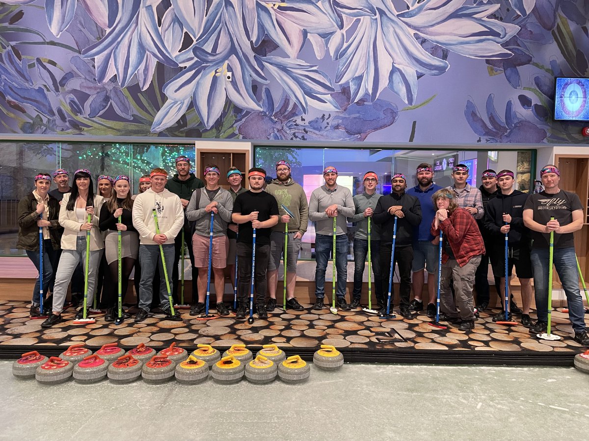 Team Trident got together for a fun afternoon at The Flower Bowl 💐🌼

Where they took to the ice for some competitive curling 🥌 

You can't beat a bit of competitive fun, to celebrate success throughout the business. 

#teamdayout #celebratingsuccess #teamtrident #fundayout