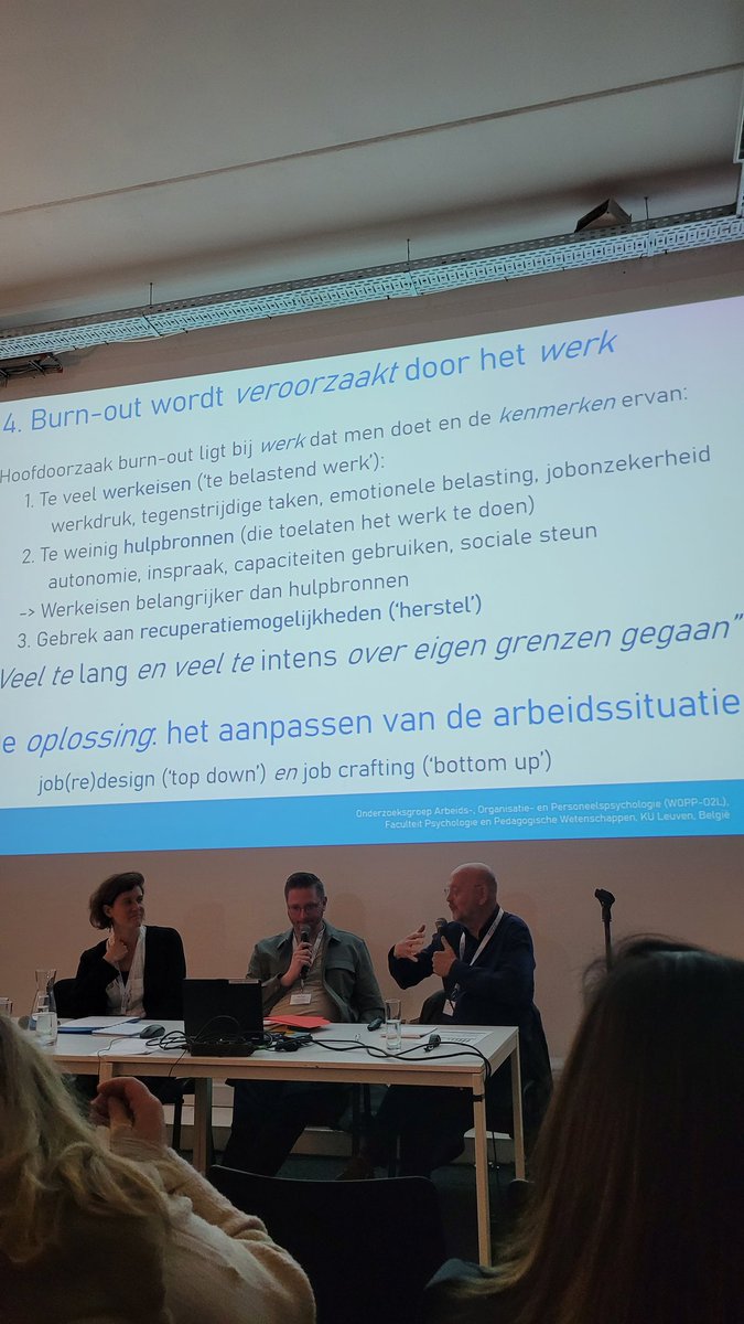Tijdens één van de workshops werd het publiek uitgenodigd door huispsycholoog Rody Verhage van <a href="/GnkVoorHetVolk/">Geneeskunde Voor Het Volk</a> om zelf de Burnout Assessment Tool in te vullen... Durven jullie het risico ook inschatten? 👉 ikvoelmegoedophetwerk.be/nl/tool

#burnout #rechtopgezondheid #werkbaarwerk