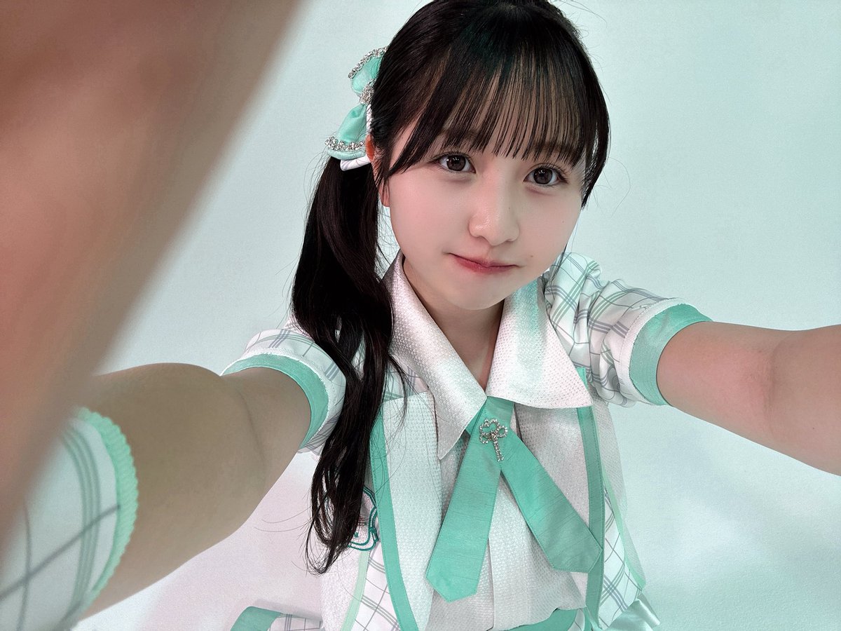 はじめまして♡ ZUTTOMOTTO新メンバーの 高校2年生16歳 みどり色担当