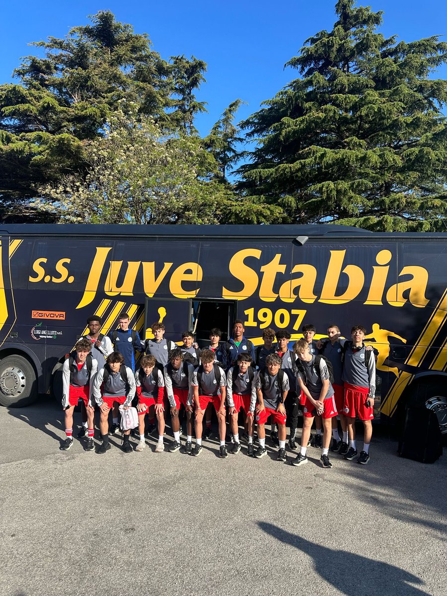 🚨Update from Napoli🚨

#CFFA15 tops the group with a 2-0 win vs Paris Saint-Germain at the Youth Cup Fattorie Donna Giulia. Both goals from Michael Gomez.

Rd of 16 kicks off today at 12:40pm CT live on YouTube.

#cf97 | #ycfdg