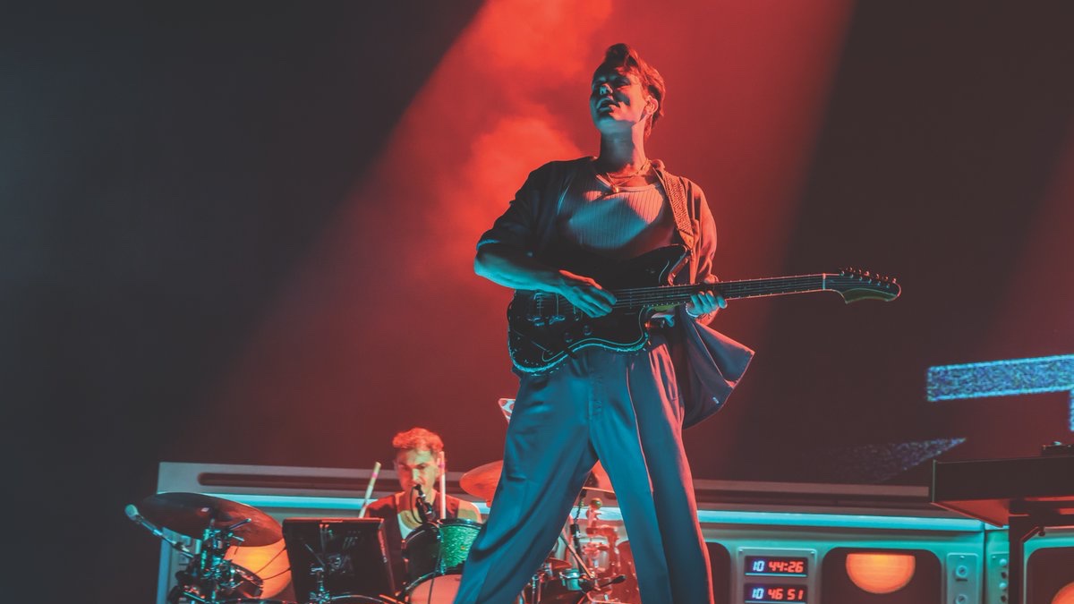 LIVE (@livemagsocial) on Twitter photo Cosmic vibes, immersive sights 🌌
<a href="/GlassAnimals/">Glass Animals</a>' Tour of Earth takes fans on a journey, blending holograms and real-time content.
A groundbreaking experience brought to life by <a href="/80six/">80six</a> and <a href="/FrayStudio/">FrayStudio</a> ✨
Read more here: online.bright-publishing.com/view/283800287… Cosmic vibes, immersive sights 🌌
<a href="/GlassAnimals/">Glass Animals</a>' Tour of Earth takes fans on a journey, blending holograms and real-time content.
A groundbreaking experience brought to life by <a href="/80six/">80six</a> and <a href="/FrayStudio/">FrayStudio</a> ✨
Read more here: online.bright-publishing.com/view/283800287…