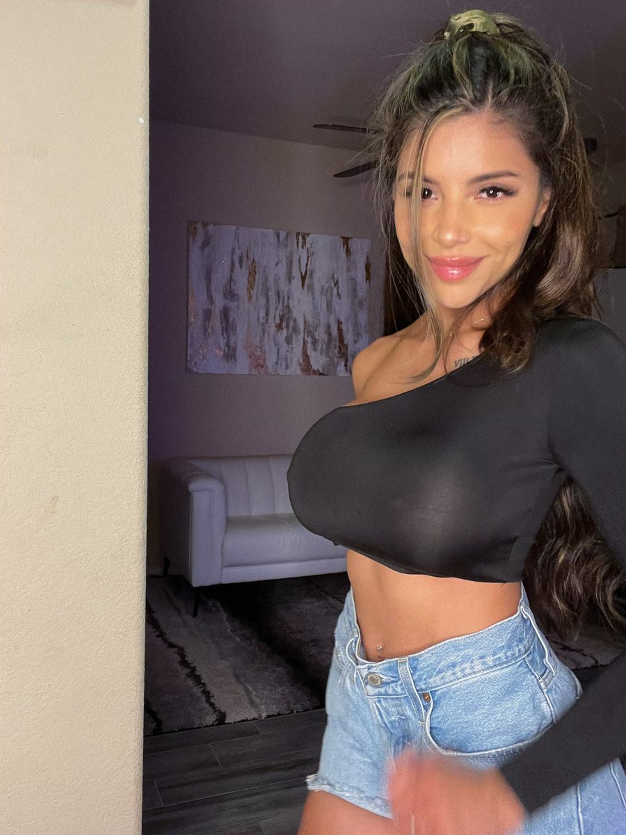 Cosa aspetti a scrivermi in DM quando sono disponibile a soddisfarti in un incontro, non pensarci più sono qui, la persona giusta che può soddisfarti 🍑💋🫦